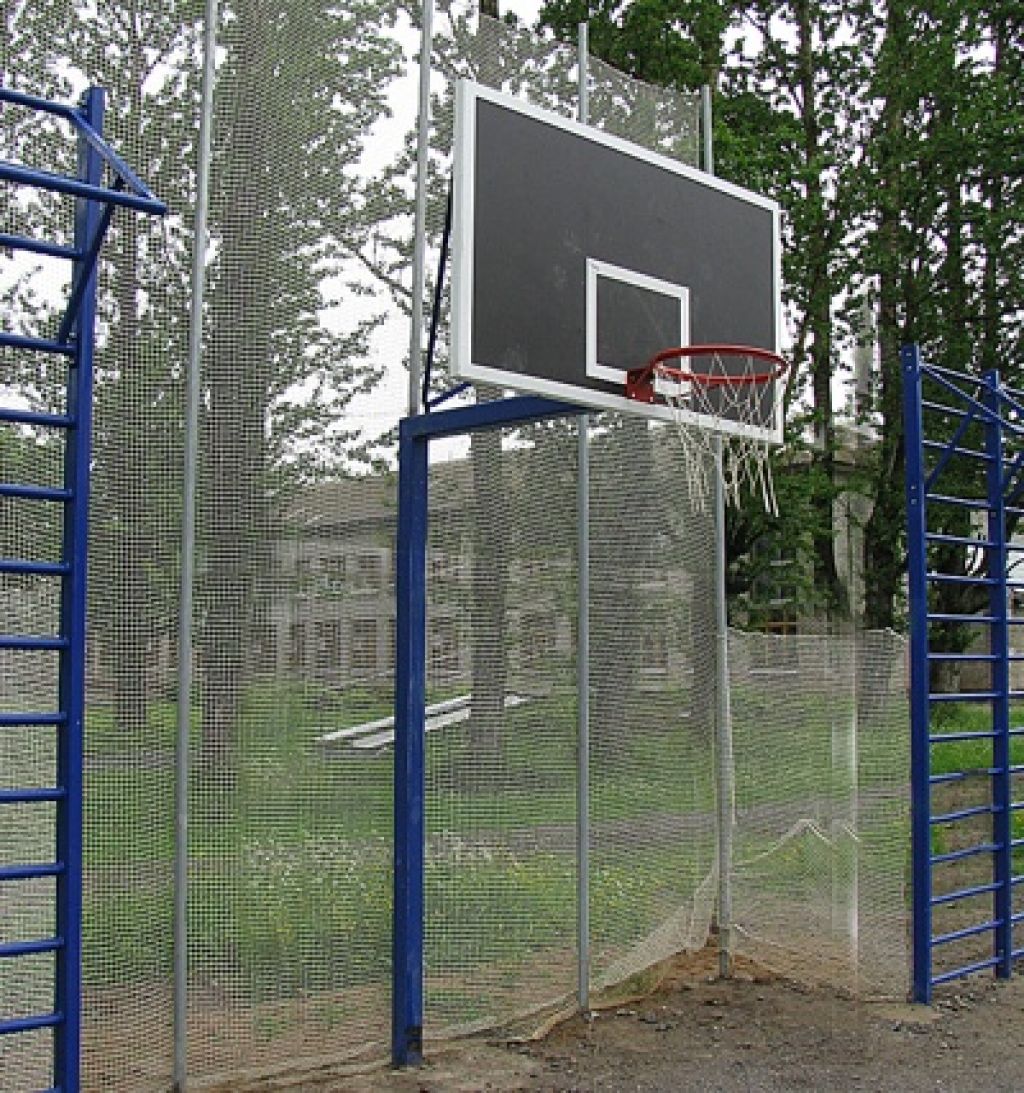 Стойка баскетбольная размер 1800х1000х3754 мм