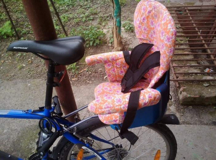 Выбираем сидение для детского велокресла