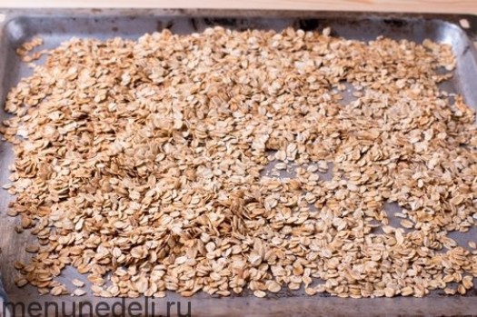 Как приготовить овсяные батончики с орехами и сухофруктами