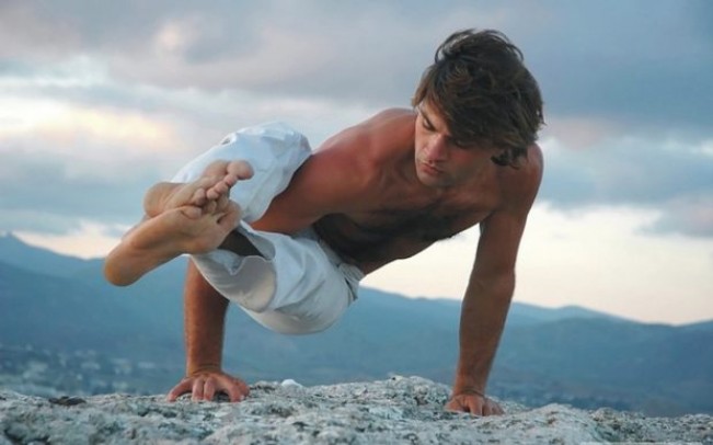 Упражнения силовой йоги для вашей стройности