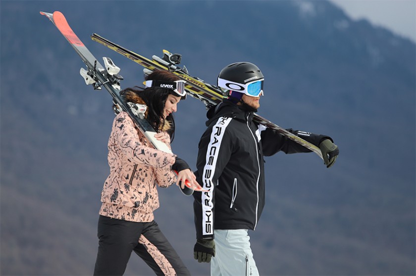 Юниорские спортивные лыжи