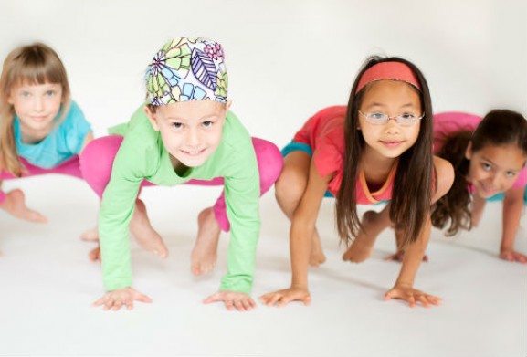 Упражнения детской йоги для новичков и подготовленных