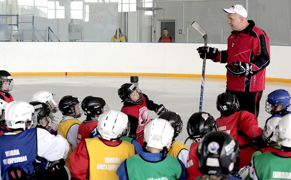 Как научить ребенка играть в хоккей: советы