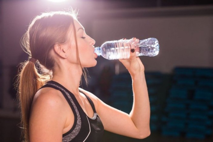 Польза питья во время занятий спортом