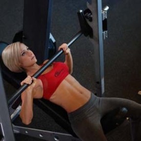 Основные упражнения для грудных мышц для женщин