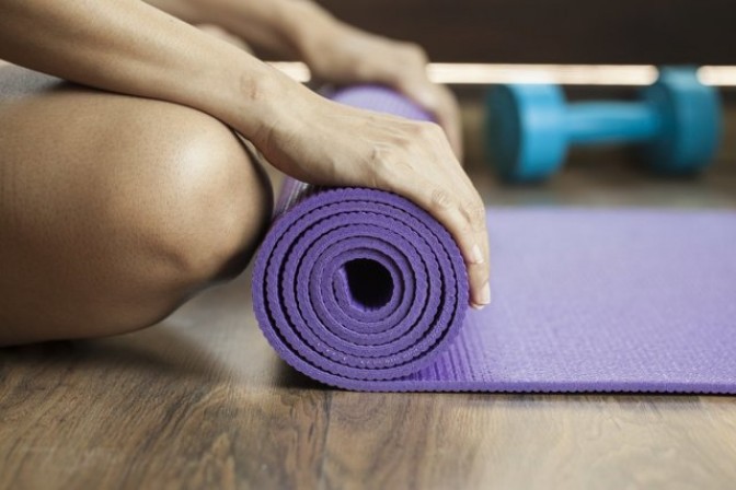 Как выбрать коврик для занятий фитнесом: главные советы